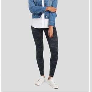 Spanx Green Camo seamless leggings petite